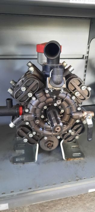 Насос на опрыскиватель