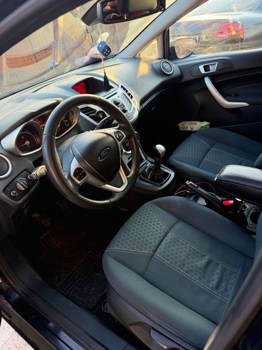 FORD FIESTA eco 2012 luna a 9-a