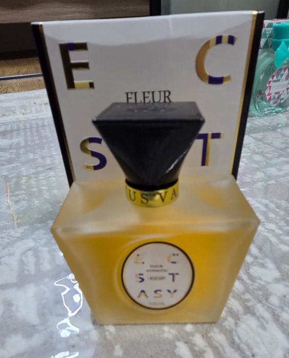 Продам духи в оригинале (Дубай) Aromasqu