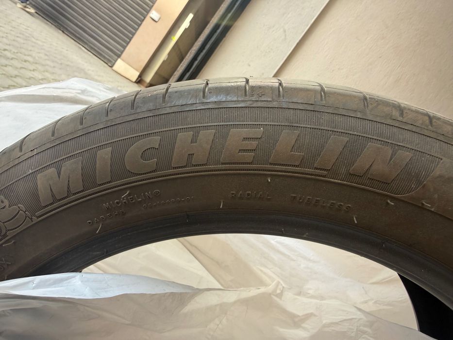 Продавам летни гуми 235 / 50 / 19