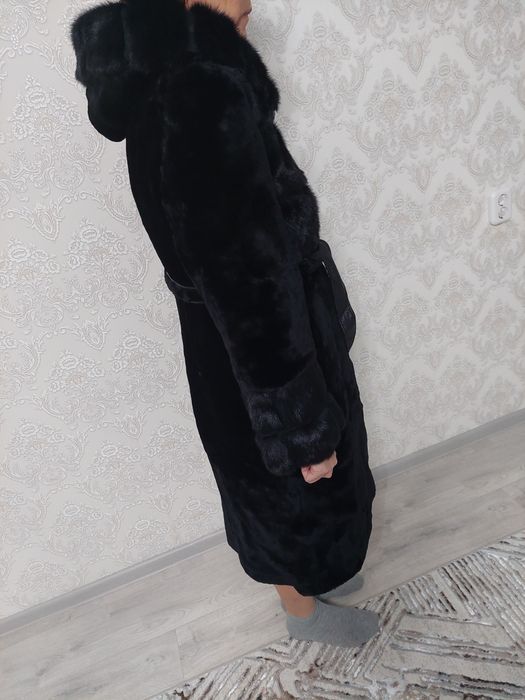 Мутоновая шуба с капюшоном+норка