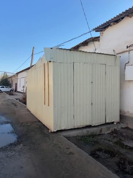 Kantener sotiladi  razmer:  5x3. Xivada ikki tamonlama eshik