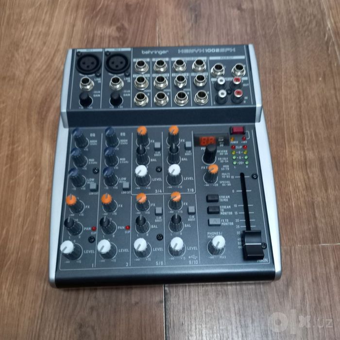Микшерный пульт Behringer 1002 Fx.
