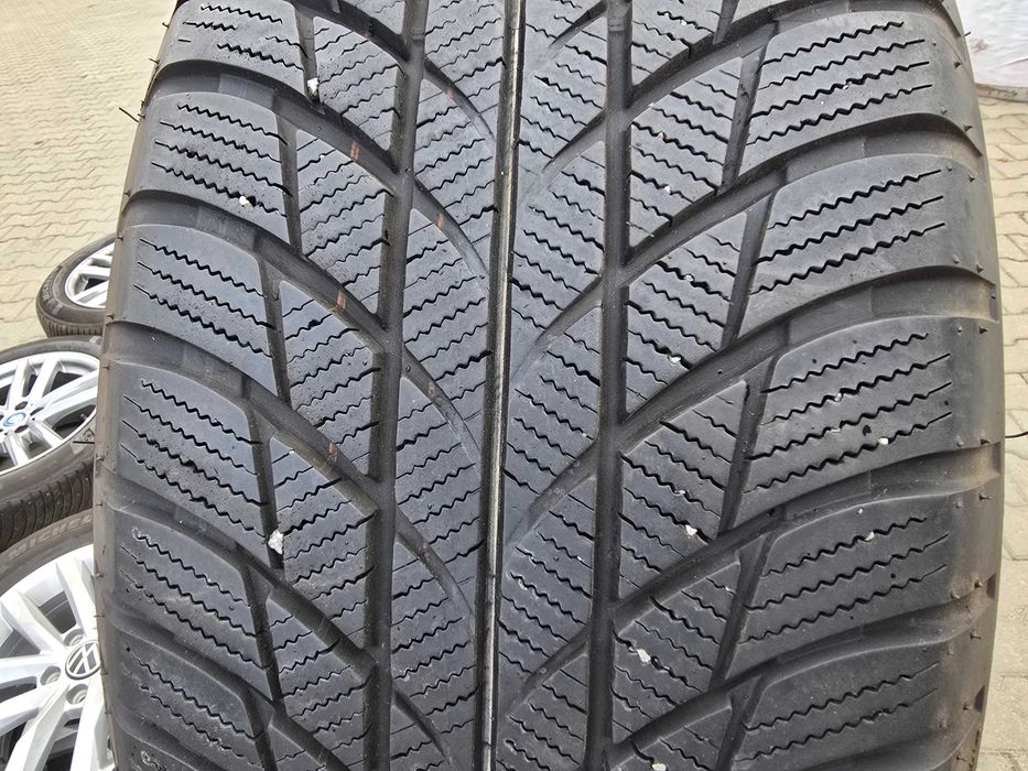 Jante BMW X1 F48  X2 F39 Anvelope iarna Bridgestonne Blizzak 225 55 17