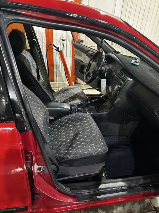 Продам машину карина е carina e