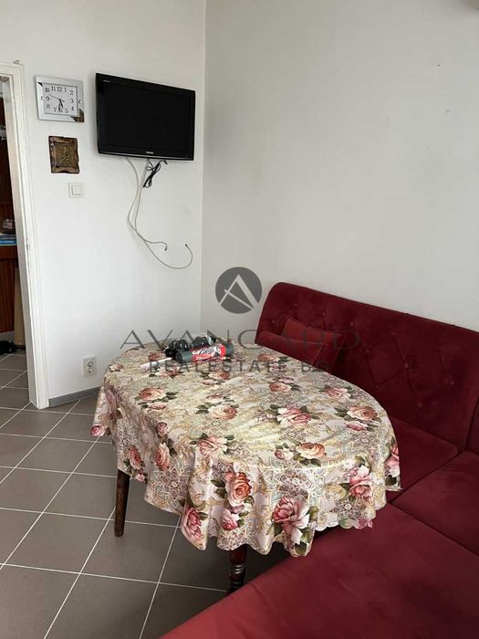 Продава се Тристаен апартамент в Пловдив, Кючук Париж - 82 кв.м за 1991 €/кв.м - Снимка #2