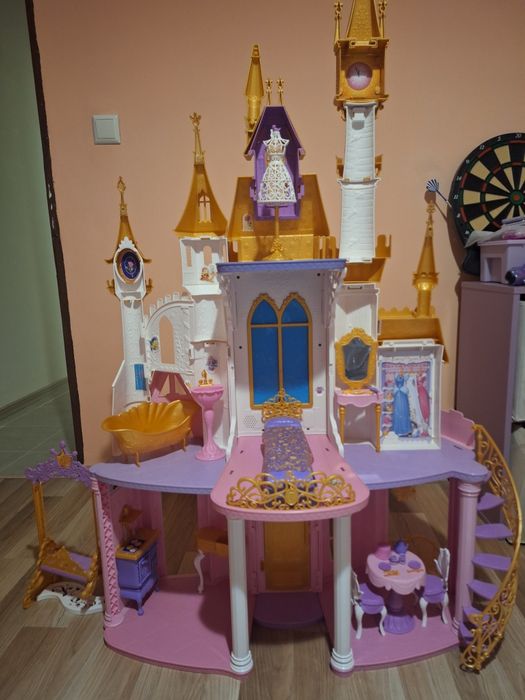 Disney princess замък