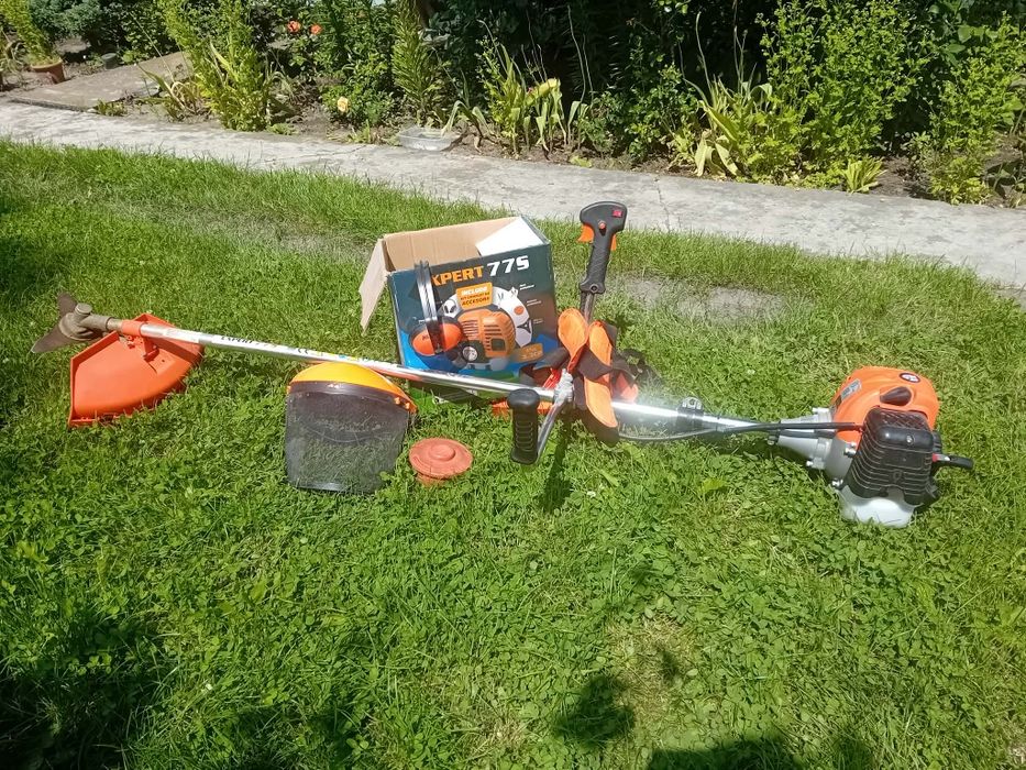 Motocoasa pe benzina, Ruris Expert 77S, 2 timpi, 2.5 kW, 3.3 CP + accesorii