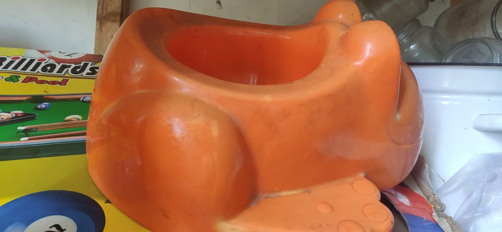 Детский горшок зеленый и оранжевый