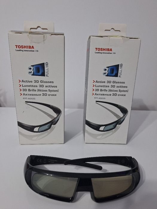 Vând ochelari activi 3D