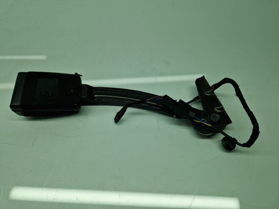 Capsa centura dreapta fata Seat Leon (5F1) [Fabr 2012-2018] 5F0857756