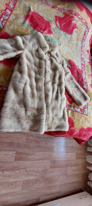 Продам шубу норковую