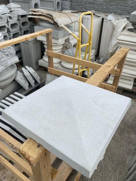 Capace, pălării, capace cu bila, intervale și coame pentru gard