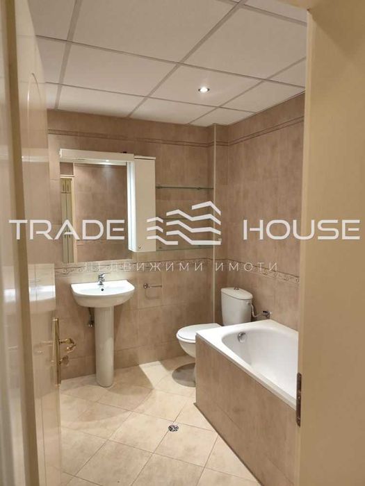 Дава се под наем Многостаен апартамент в Пловдив, Младежки Хълм - 140 кв.м за 860 € - Снимка #10