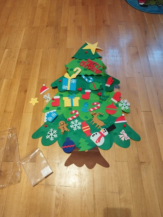 Brad din fetru cu 32 accesorii