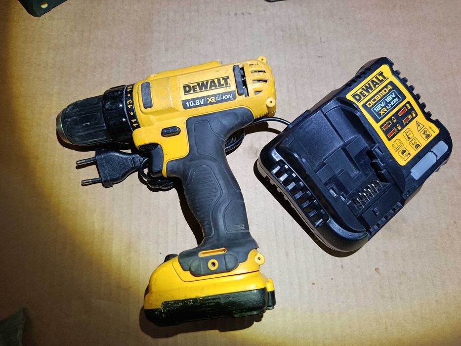 NIVELA Laser VERDE Boloboc DeWalt DCE088G + Filetanta 12V 10.8V sursa
