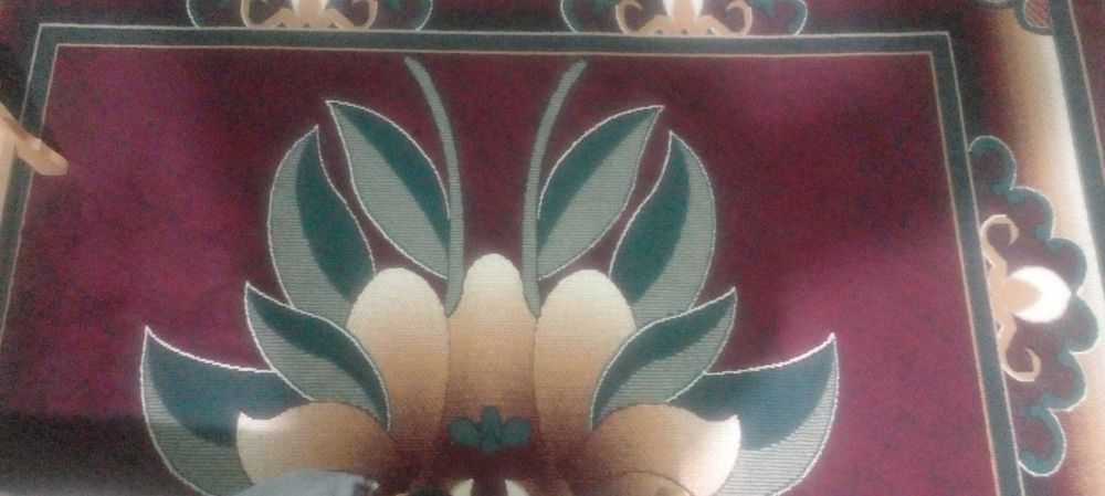 Продаётся ковёр. Хорошего состояния