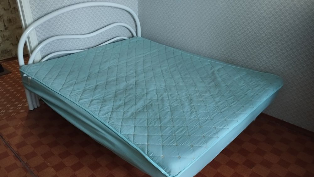 Срочно продаю кровать и холодильник