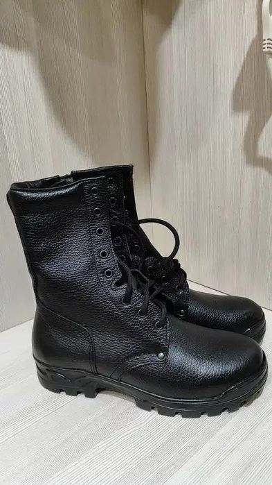 Воен.форма,бушлат,берцы(комплект)