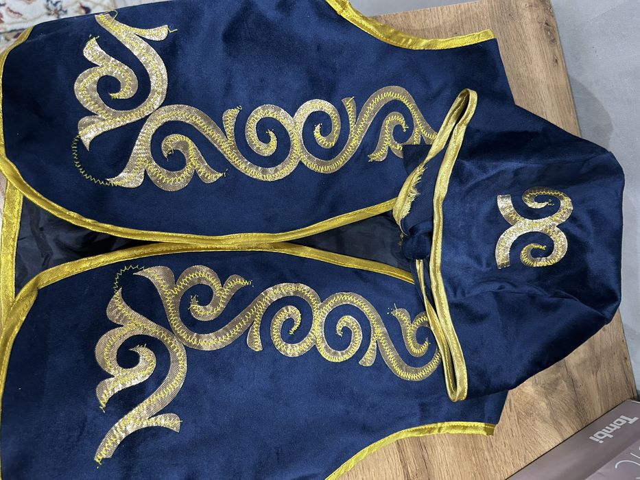 Продам национальный костюм