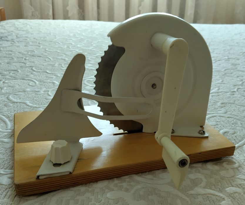 Машинки за рязане на хляб и колбаси