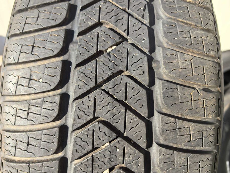 225/50/17 Пирели ДОТ 2022 г - Само 1 брой гума