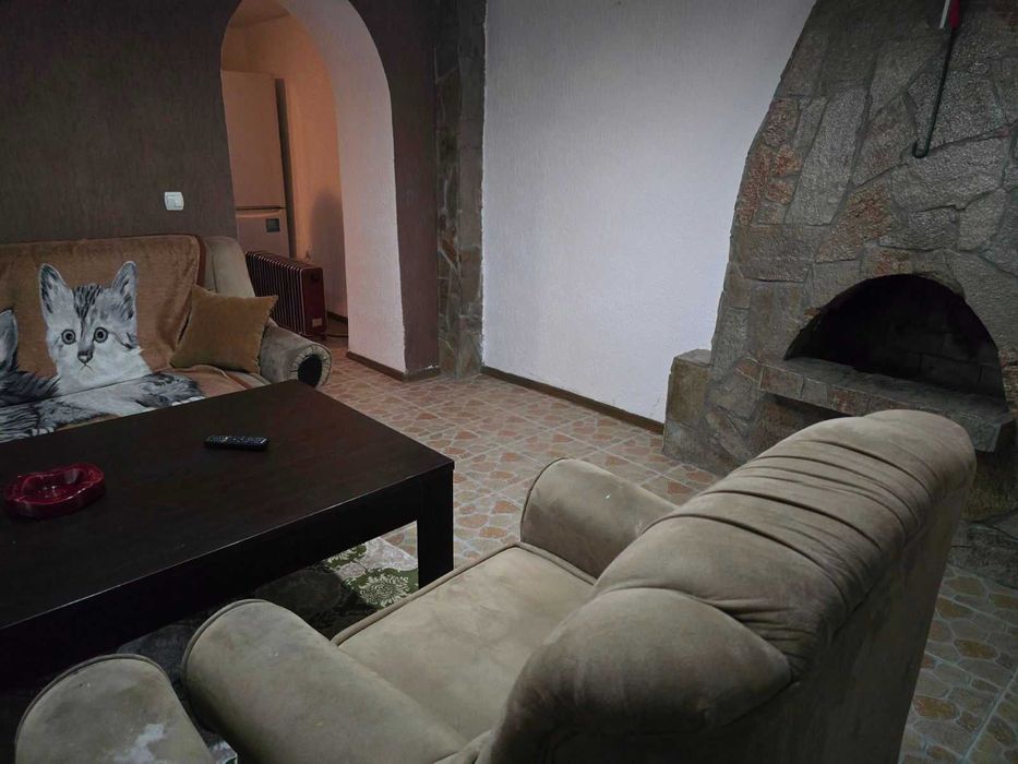 Къща във гр.Провадия идеален център,всичко