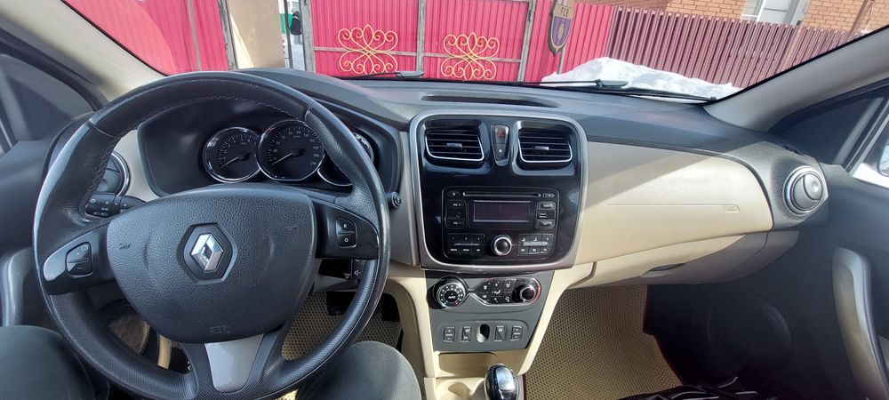 Продам машину Renault Logan Lux