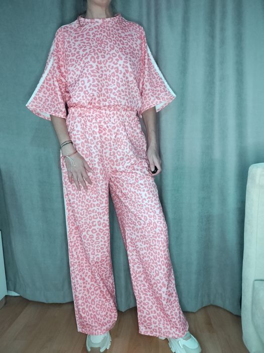 Дамски комплект розов, бежав, черен