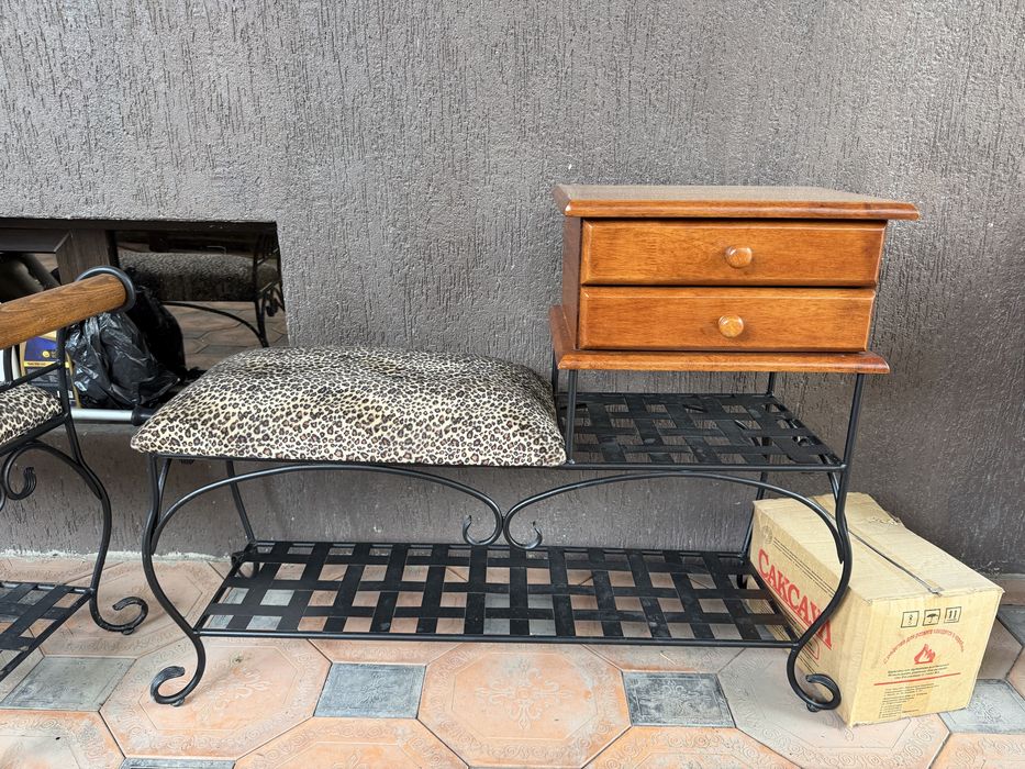 Банкетка в прихожую