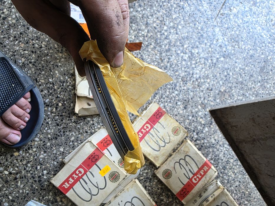 Продавам земеделска техника и инвентар