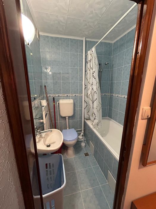 Închiriez apartament cu o cameră