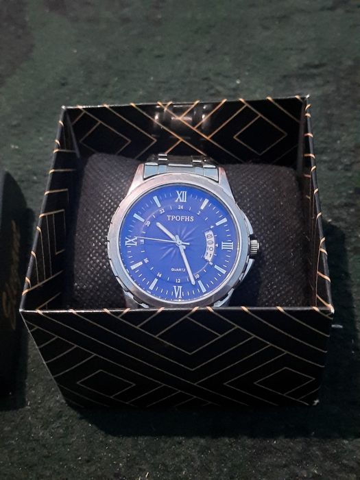 Erkaklar uchun qo'l soati