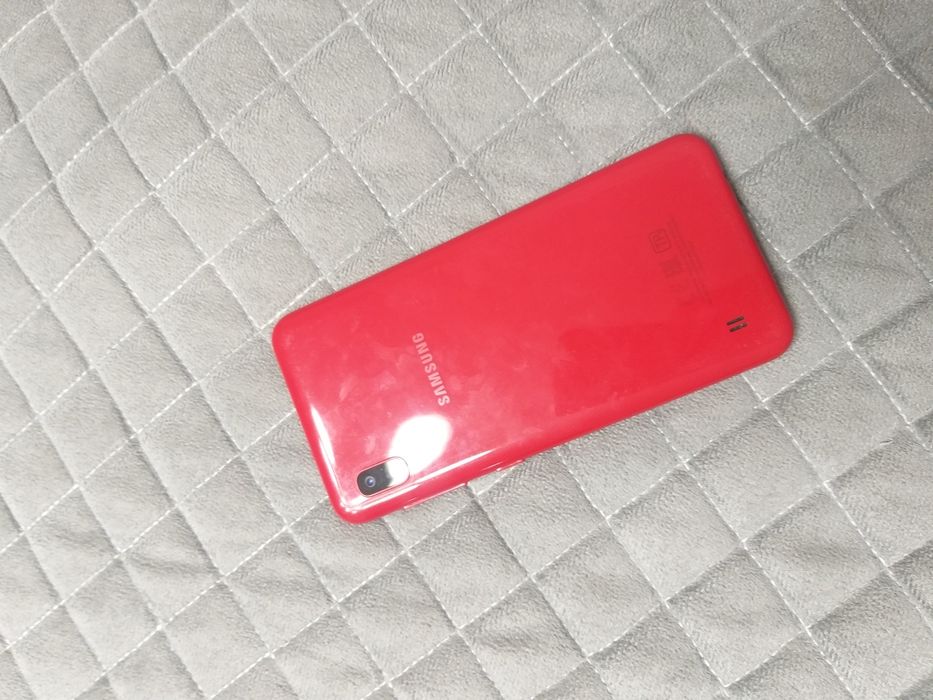 Продам Самсунг А 10