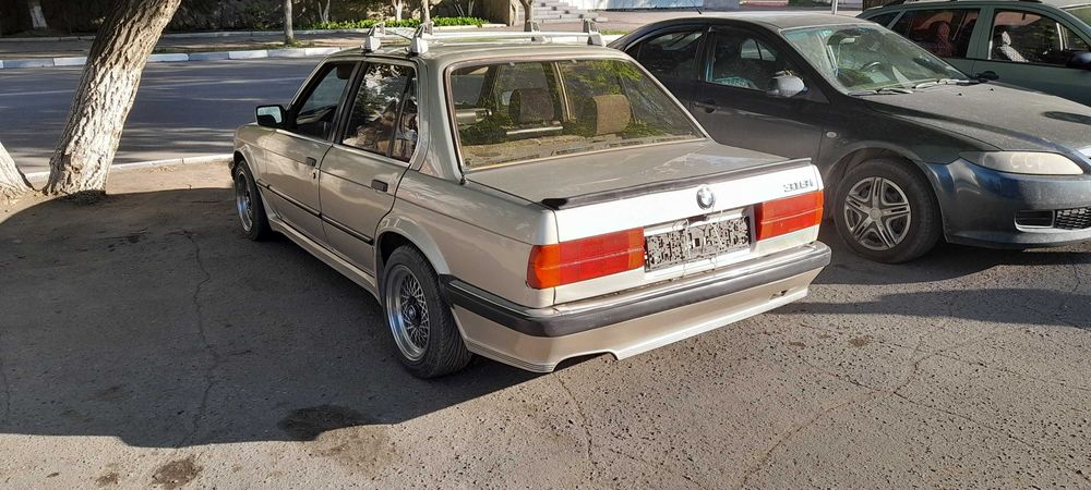 Продам bmw e30 1987 года