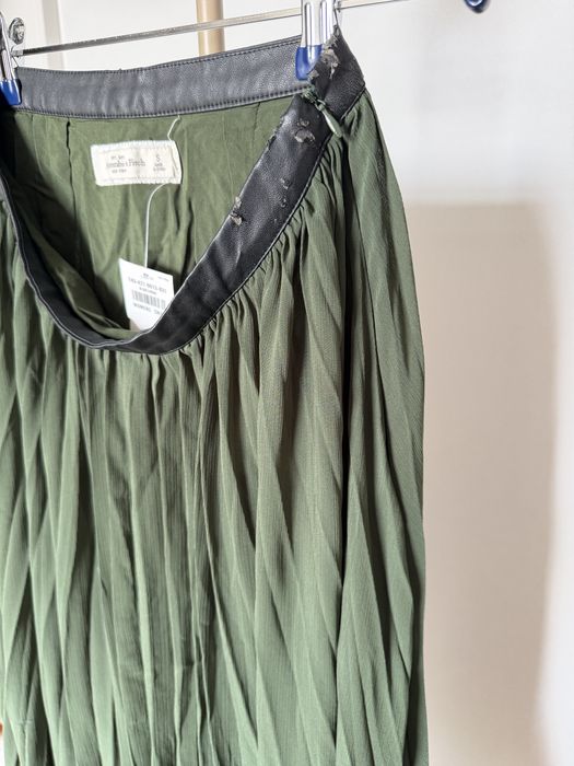 Fusta Abercrombie & Fitch kaki S