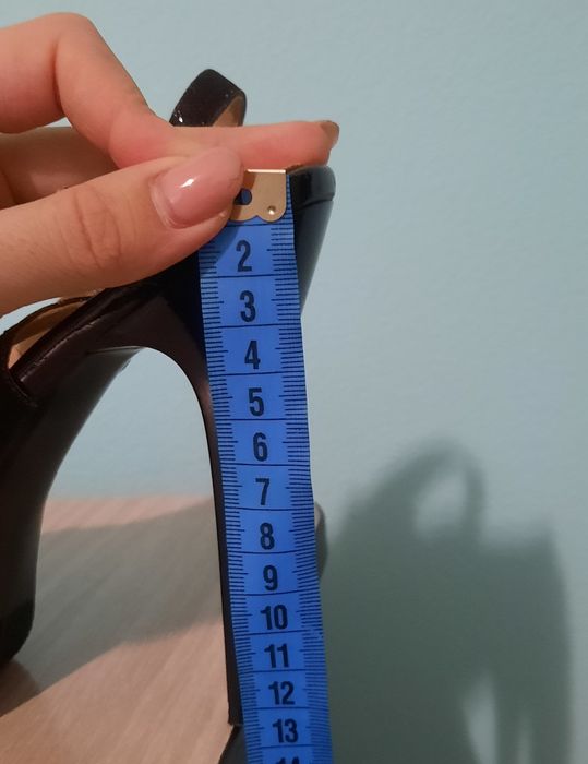 Туфли на высоком каблуке