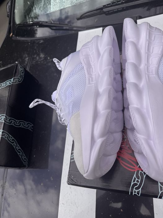 Versace chain reaction