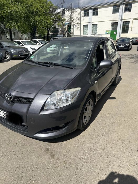 Toyota Auris Gri