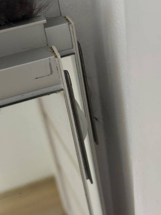 Vand usi glisante cu oglinda