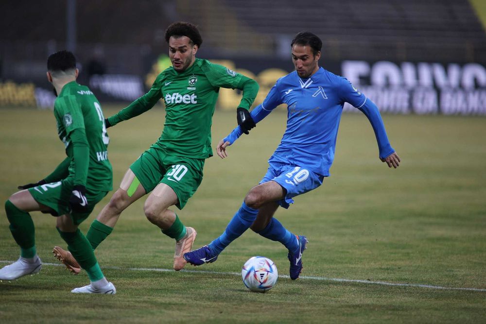 Продавам обектив Sigma 300 2.8 EX HSM за Canon EF