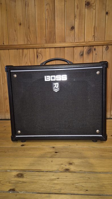 Китарен усилвател Boss Katana 50 MkII + Бежичен футсуич Xsonic Airstep Kat Edition (Комплект)