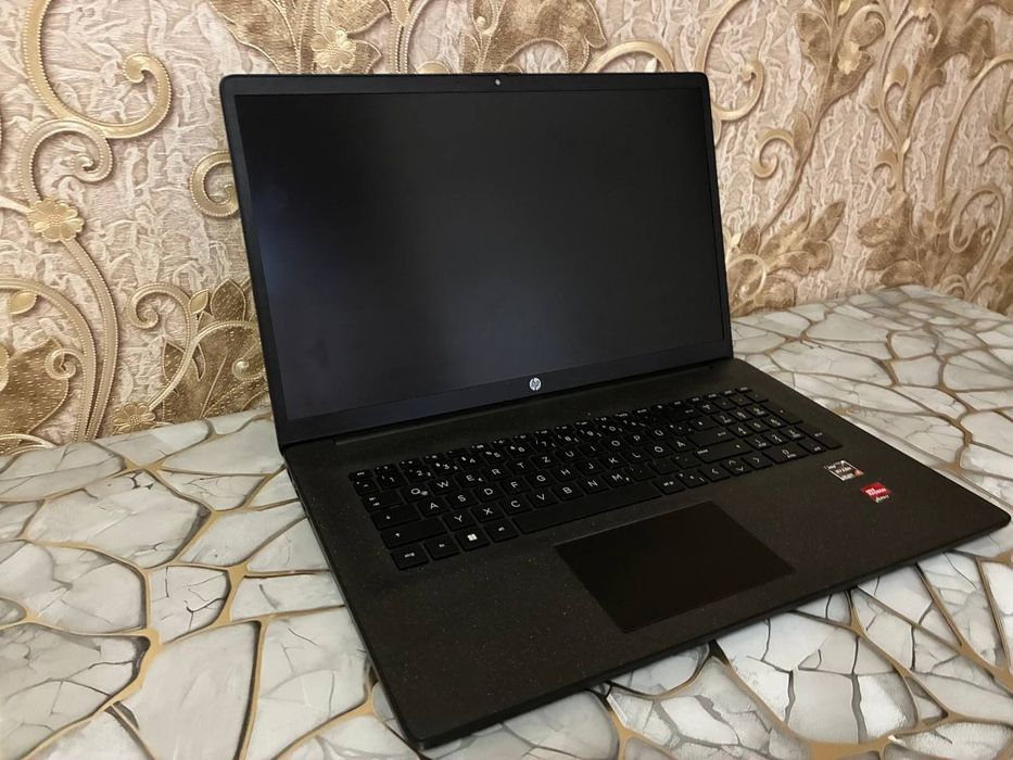 Hp laptop 17. Ryzen 7.  16Gb/1TB SSD