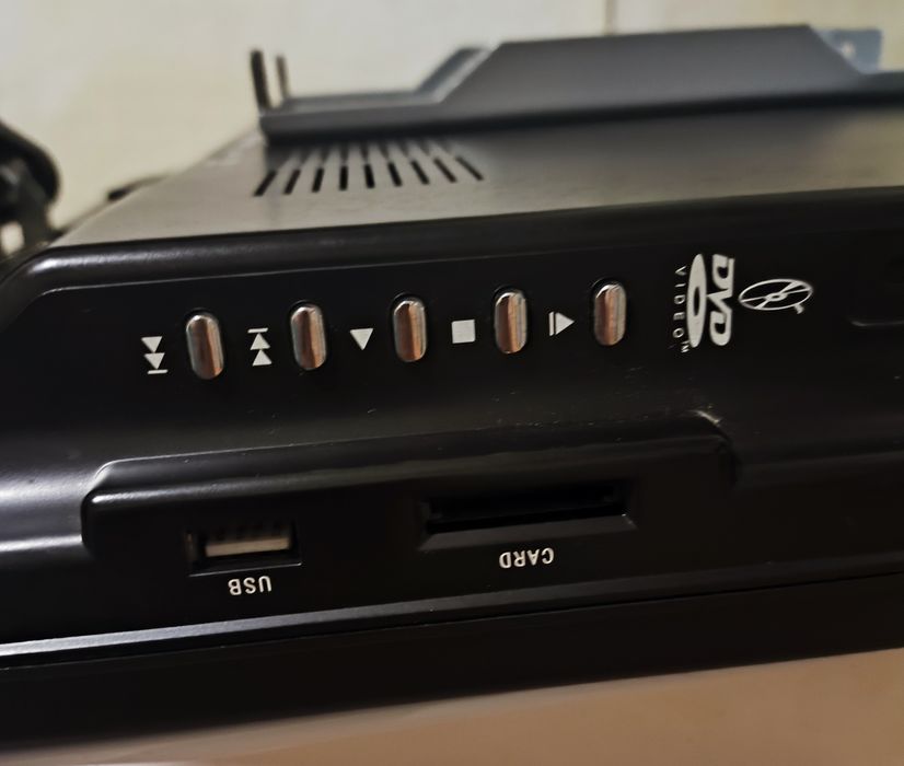 Продам dvd в мониторе