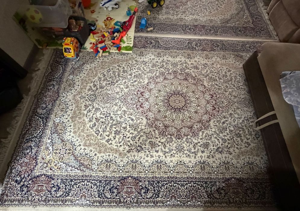 Ковер 2 шт , размер 2*3 в отличном состоянии б/у