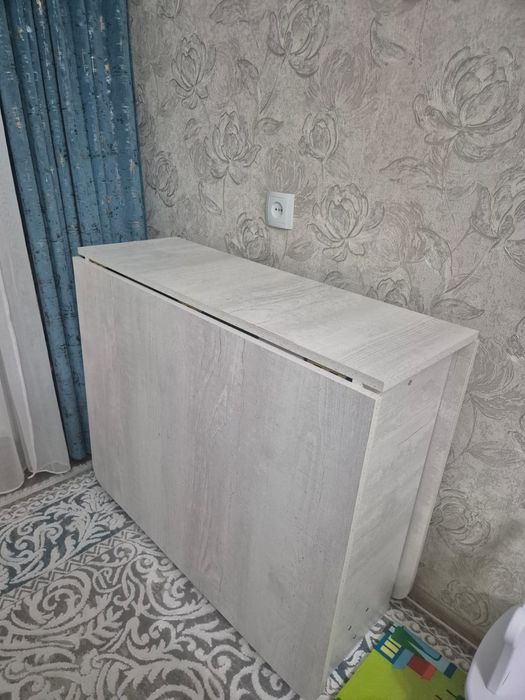 Продается кухонный стол