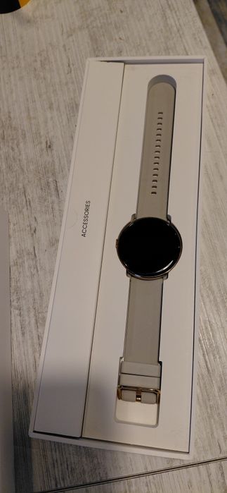 Нов смарт часовник