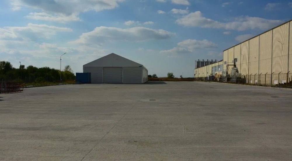 Teren Betonat - Parcare, Depozit - 9.000 Mp
