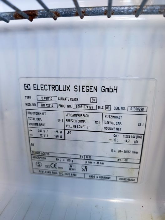 Хладилник газ,220 и 12 v