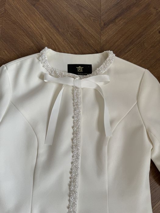 Белый костюм